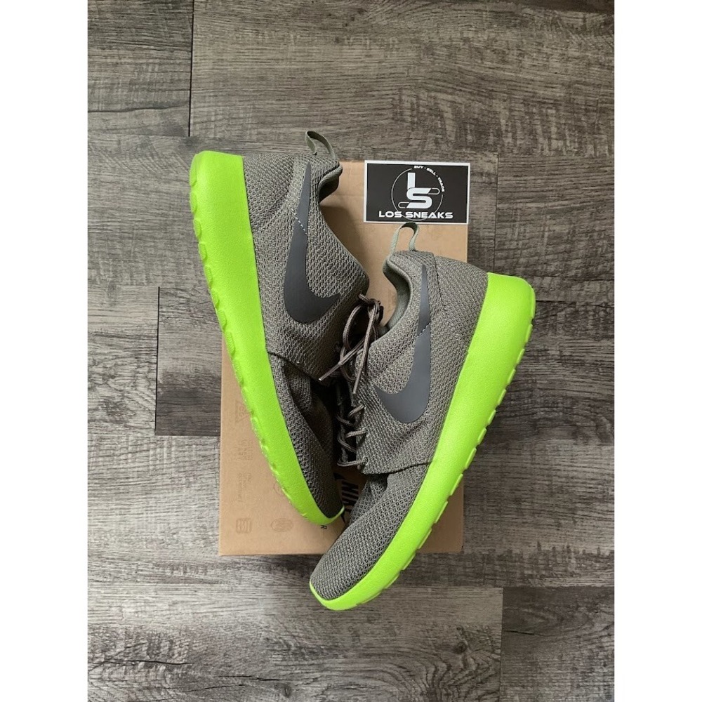 Size 9 - Nike‎ Rosherun Tarp Green